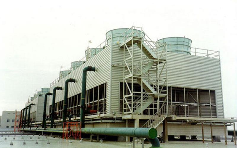 開（kāi）式冷卻塔的（de）設備（bèi）進行保養與清潔